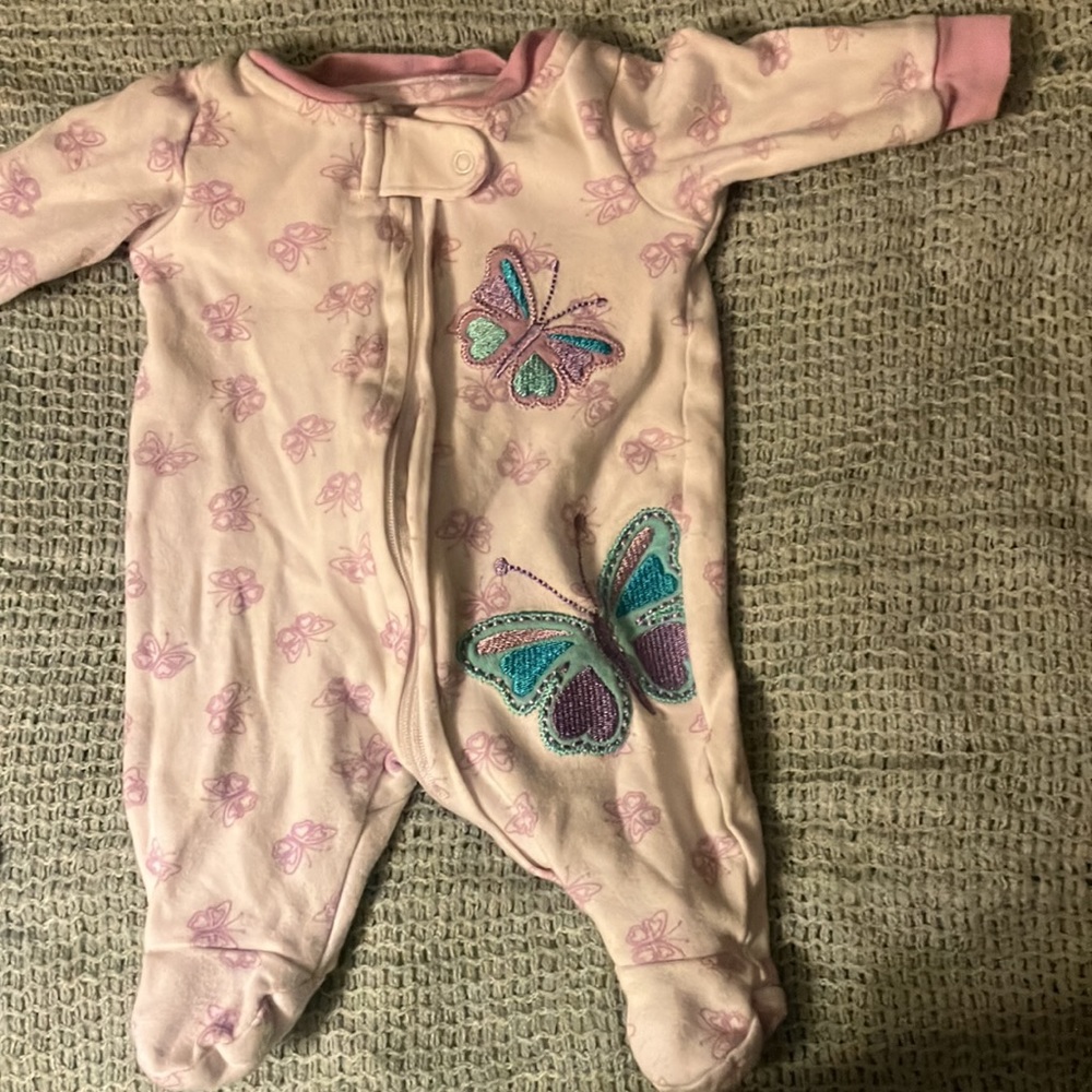 NB 🦋 onesie